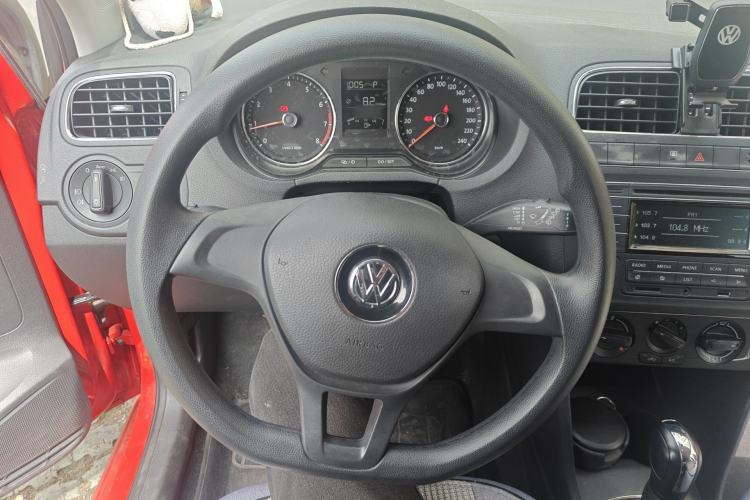 Used Volkswagen Polo 2014 1.4L Automatic Comfort Edition Steering Wheel