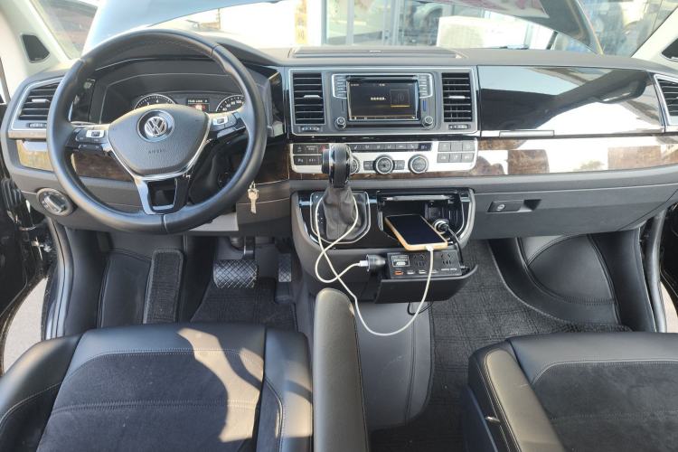 Used Volkswagen Multivan 2019 2.0 TSI 4x4 Prestige Edition 7-Seater Center Console