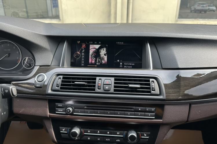 Used BMW 5 Series 2014 525Li Luxury Design Package