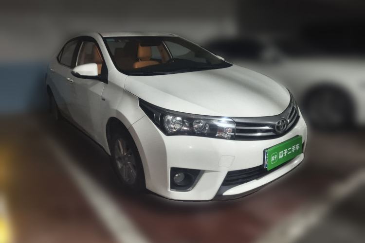 Used Toyota Corolla 2014 1.6L CVT GL Front Right 45 Deg