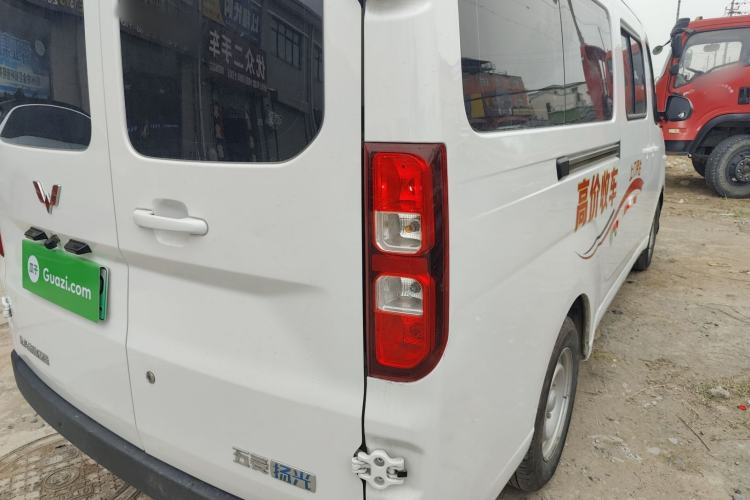 Used Wuling Yangguang 2025 Model 310KM Bus Edition—Customized by CATL