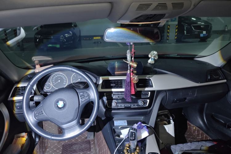 Used BMW 3 Series 2015 320Li Luxury Edition Fashion Model Center Console