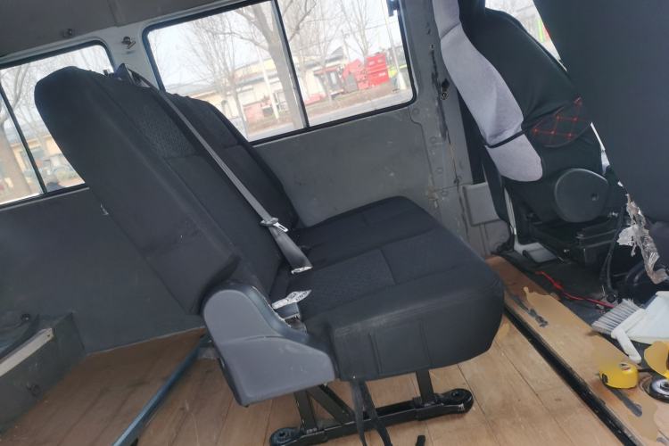 Used Iveco Daily 2023 2.5T A37M1 Long Wheelbase Mid-Roof Dual-Tire Side-Sliding Doors 5-9 Seats