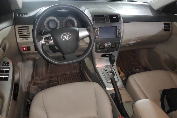 Used Toyota Corolla 2013 Special Edition 1.8L CVT ZhiKu GL-i Center Console