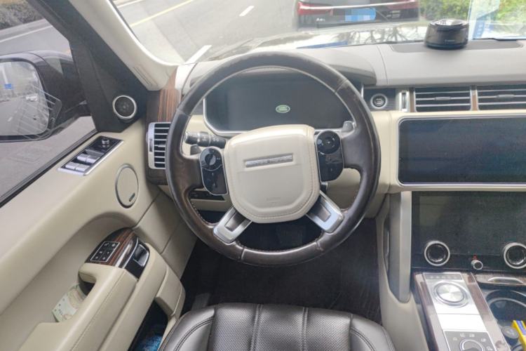 Used Land Rover Range 2015 3.0 SC V6 Vogue Steering Wheel