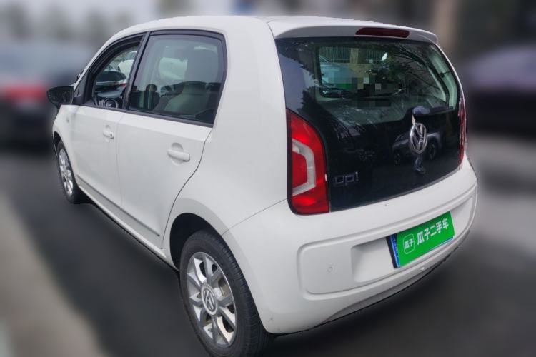 Used Volkswagen up! 2015 1.0L go high!
