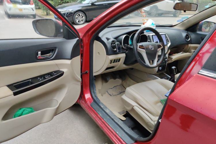 Used Changan Eado 2014 1.6L Manual Luxury Model
