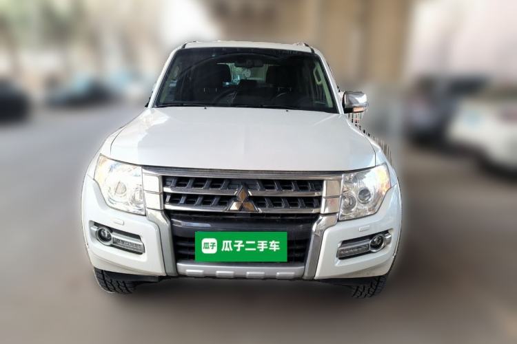 Used Mitsubishi Pajero 2016 3.0L Automatic Prestige Version China IV Standard
