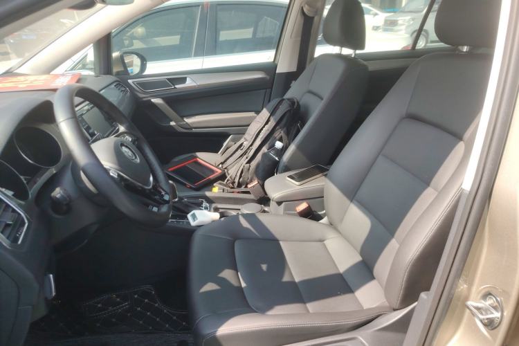 Used Volkswagen Golf Sportsvan 2019 280TSI Automatic Trendy Model China VI Standard Left Front Seat