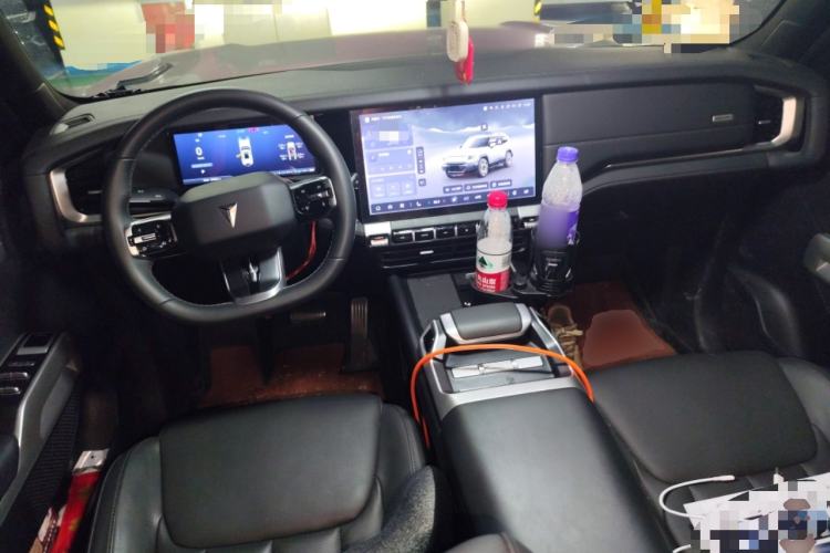 Used Deepal G318 2024 Two-Wheel Drive Air Suspension Version Center Console