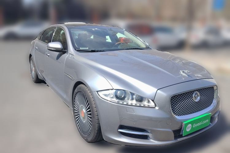 Used Jaguar XJ 2010 XJL 5.0 Panoramic Luxury Edition Front Right 45 Deg
