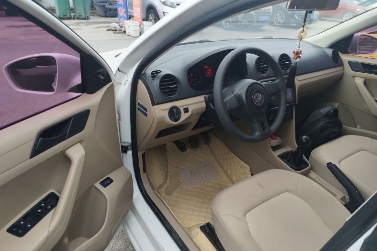 Used Volkswagen Jetta 2015 1.6L Manual Fashion Edition