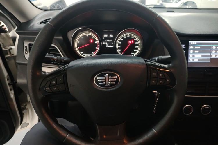 Used Bestune B30 2016 1.6L manual luxury version
