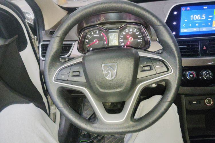 Used Baojun 310W 2017 1.5L Manual Fashion Edition China VI
