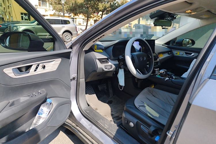 Used Hongqi E-QM5 2024 610 km PLUS
