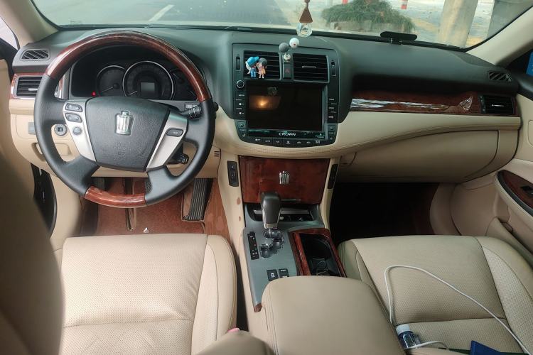 Used Toyota Crown 2012 2.5L Royal Leather Edition
