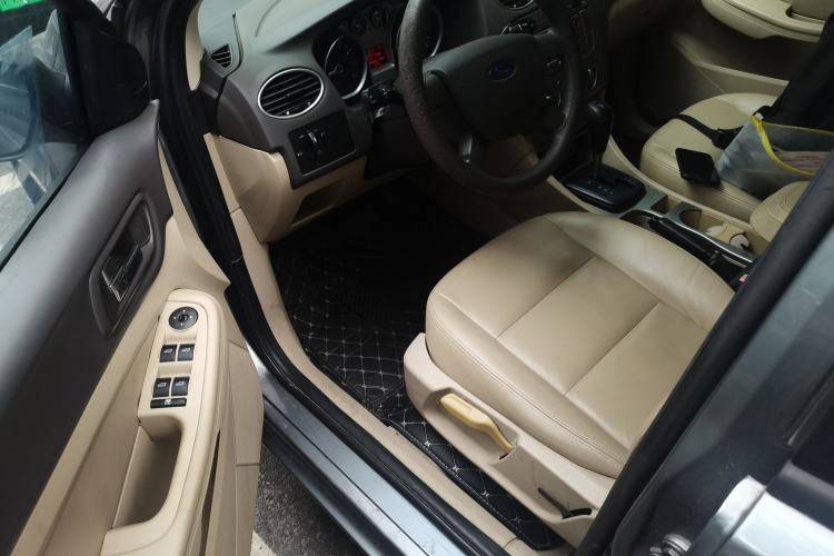Used Ford Focus 2009 Sedan 1.8L Automatic Fashion Edition
