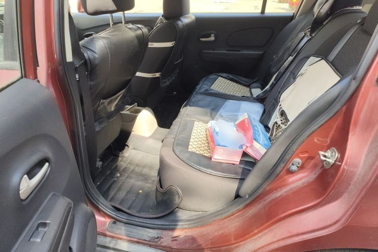 Used Venucia R50 2015 1.6L Manual Fashion Edition