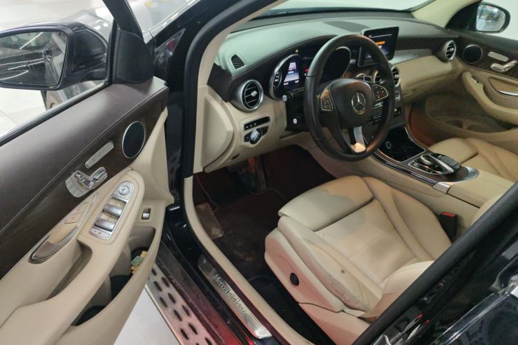 Used Mercedes-Benz GLC 2016 GLC 300 4MATIC Dynamic Model Driver Seat