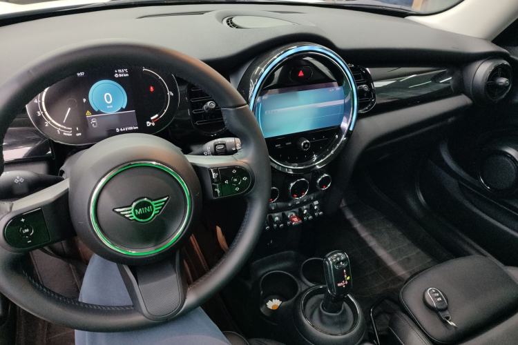 Used MINI MINI 2022 1.5T COOPER Classic Edition
