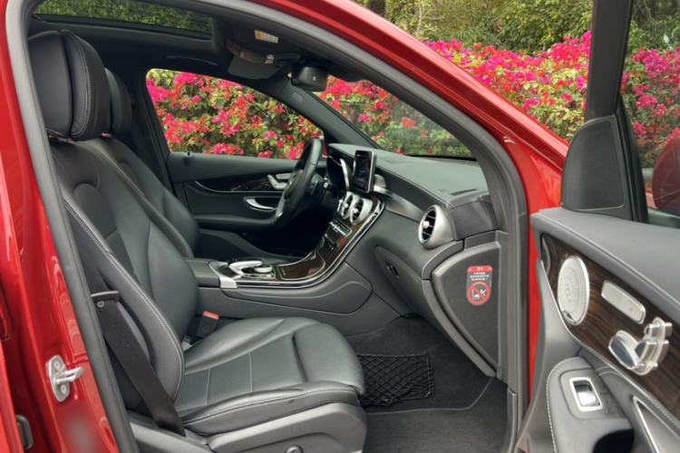 Used Mercedes-Benz GLC 2017 GLC 260 4MATIC Luxury Model