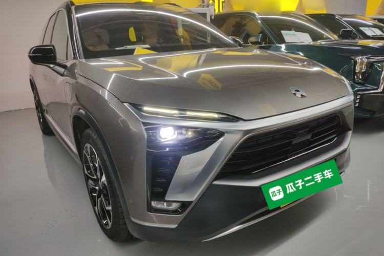 Used Nio ES8 2020 415 km Range 7-Seater Version Front Right 45 Deg