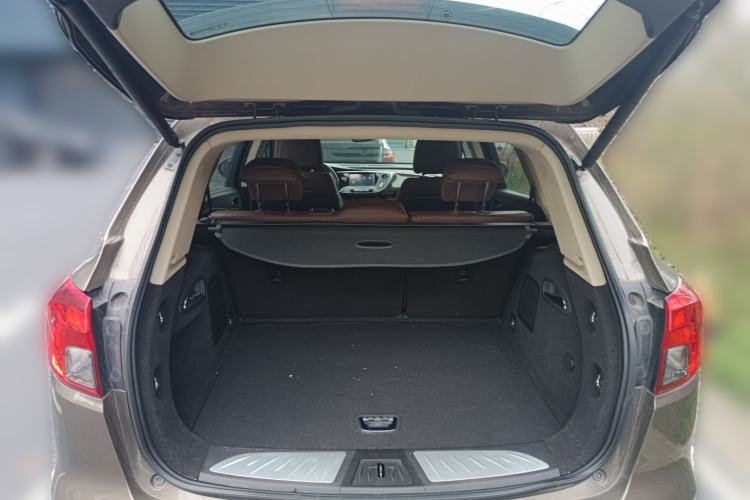 Used Buick Envision 2016 28T Four-Wheel Drive Luxury Model Trunk