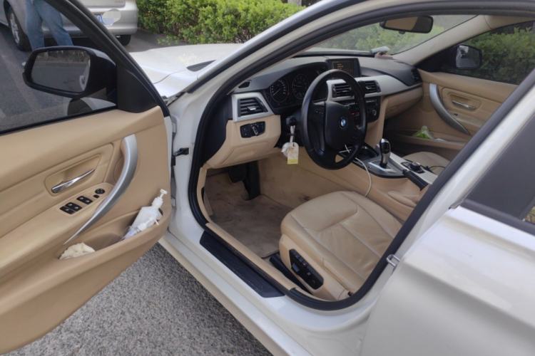 Used BMW 3 Series 2013 320i Sport Edition Driver Seat