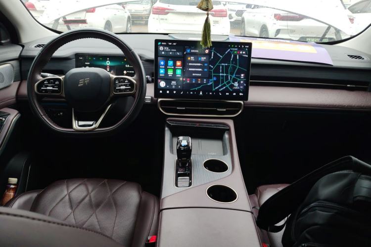 Used JETOUR X90 PRO 2024 2.0T DCT Luxury Edition 5 Seats Center Console