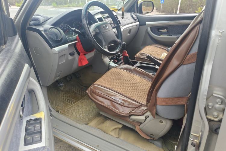 Used GAC Gonow Caiyun 100 2009 2.2T Laidong Diesel Economical Short Cargo Box Driver Seat