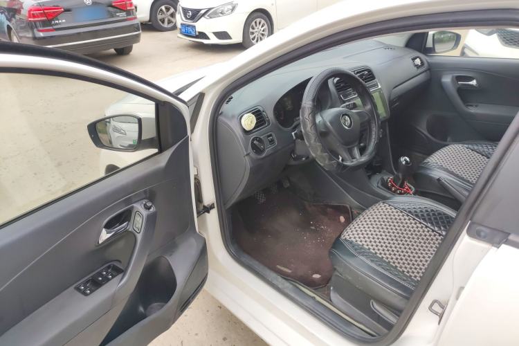 Used Volkswagen Polo 2014 1.4L Manual Fashion Edition
