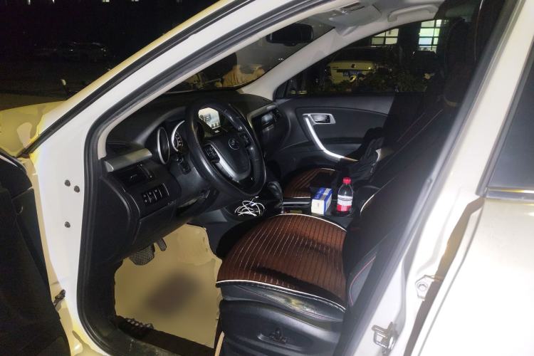 Used Bestune X80 2013 2.0L automatic luxury version