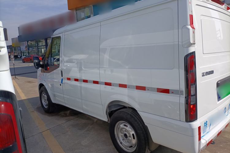 Used JMC Fushun 2023 2.0T Manual Short-Wheelbase Low-Roof Commercial Van 2/3 Seats with Lift-Up Tailgate
