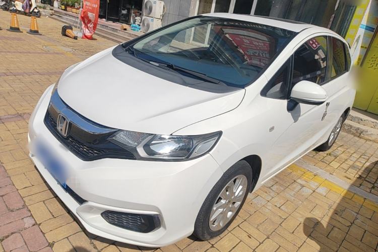 Used Honda Fit 2018 1.5L CVT Comfort Sunroof Version Front Left 45 Deg