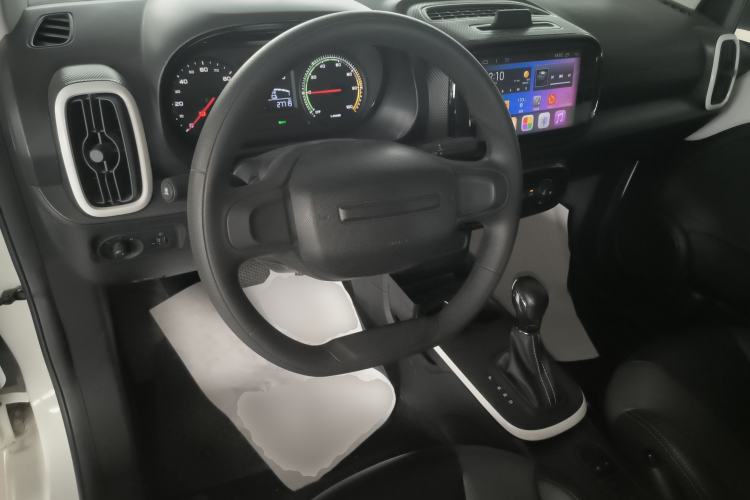 Used Roewe Clever 2022 311km QiQi BoBo Edition Center Console