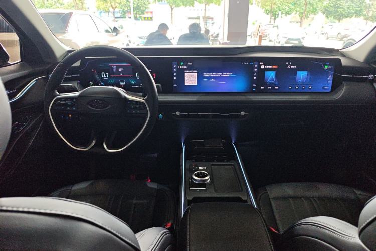 Used Ford Mondeo 2025 2.0T EcoBoost Luxury Version Center Console