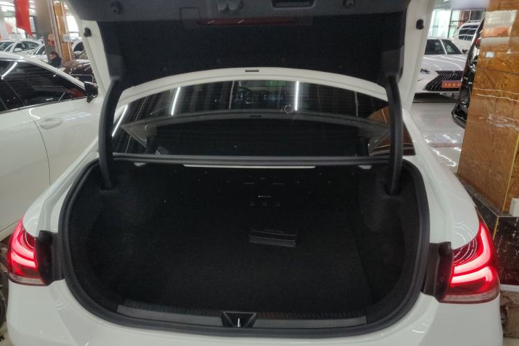 Used Mercedes-Benz A-Class 2021 A 200 L Sport Sedan Fashion Model
