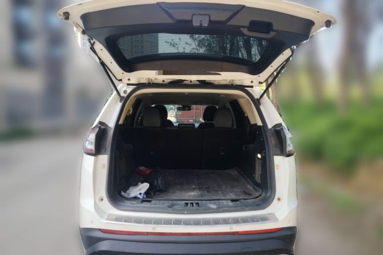 Used Ford Edge 2018 EcoBoost 245 Two-Wheel-Drive Platinum Edition 5 Seats Trunk