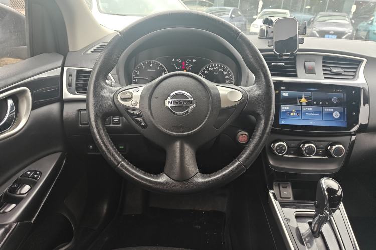 Used Nissan Sylphy 2019 1.6XV CVT Smart Connect Luxury Edition China VI Standard Steering Wheel