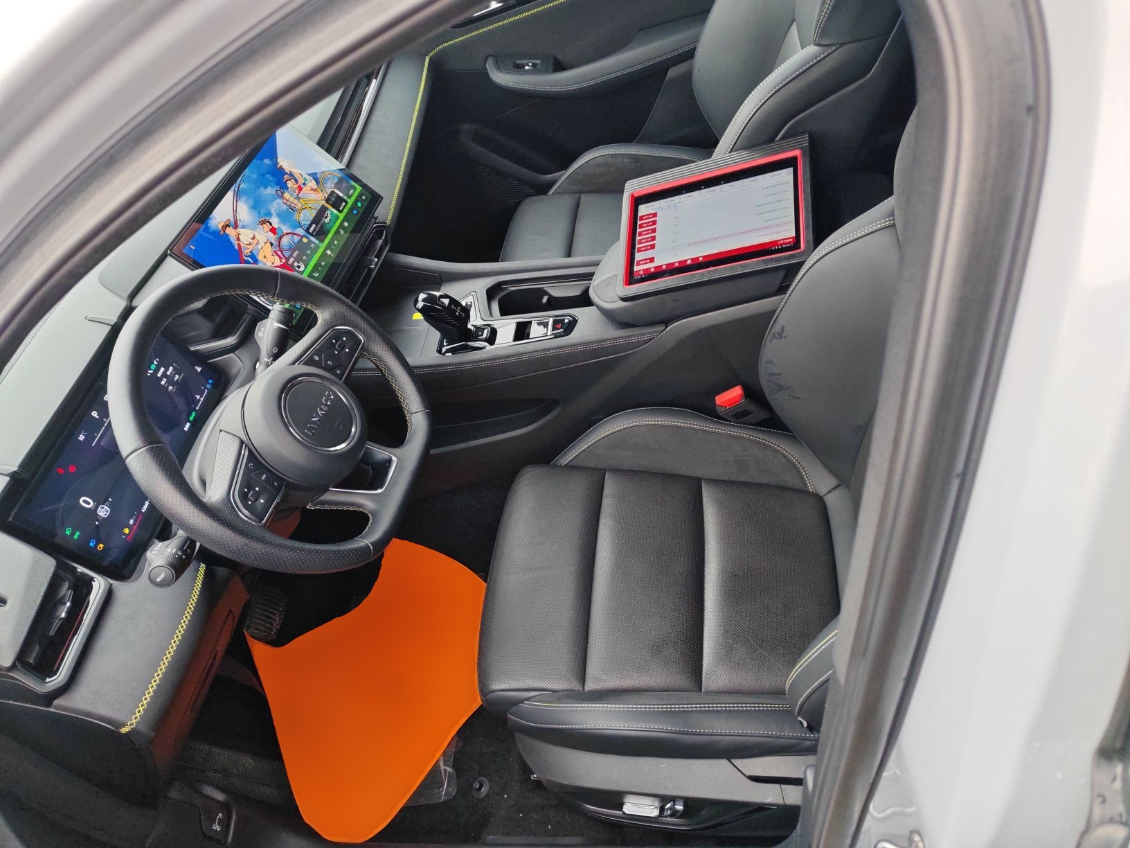 المقاعد الأمامية داخل السيارة