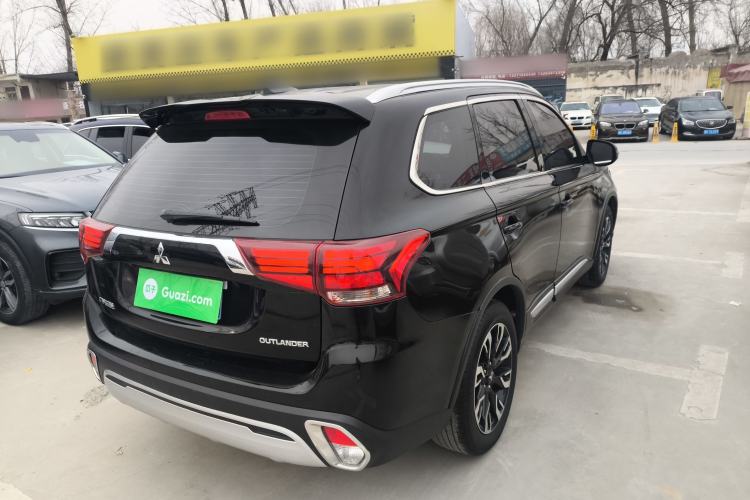 Used Mitsubishi Outlander 2020 2.0L Two-Wheel Drive Comfort Edition 7-Seater
