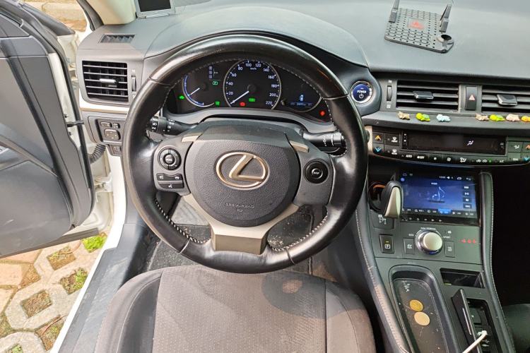 Used Lexus CT 2017 CT200h Elite Edition Solid Color China V Standard
