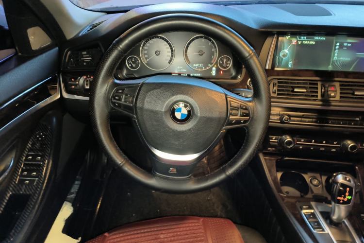 Used BMW 5 Series 2014 525Li Leading Model
