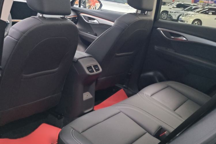 Used Buick Envision 2025 Encore Plus 28T Two-Wheel-Drive Platinum Edition Interior 2