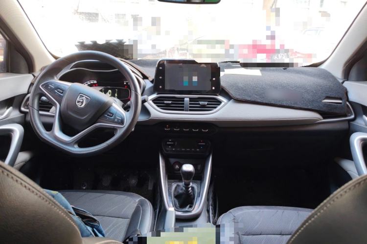 Used Baojun 510 2017 1.5L Manual Fashion Model
