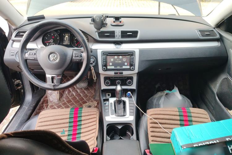 Used Volkswagen Magotan 2013 1.8TSI Premier Model Center Console