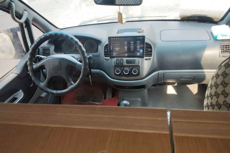 Used FORTHING Lingzhi 2013 M3 1.6L 7-Seater Luxury Model
