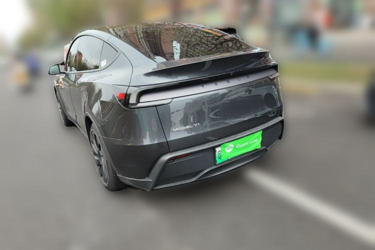 Used Tesla Model Y 2025 Long-Range All-Wheel-Drive Version
