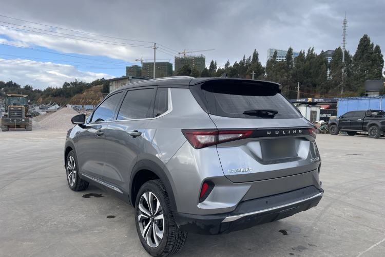 Used Wuling Asta 2022 2.0L DHT Electric-Speed Version
