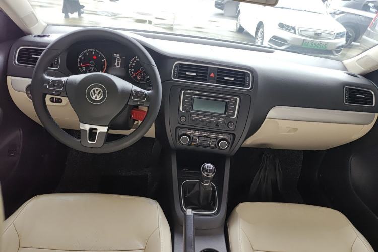 Used Volkswagen Sagitar 2014 Revised Version 1.4TSI Manual Luxury Edition
